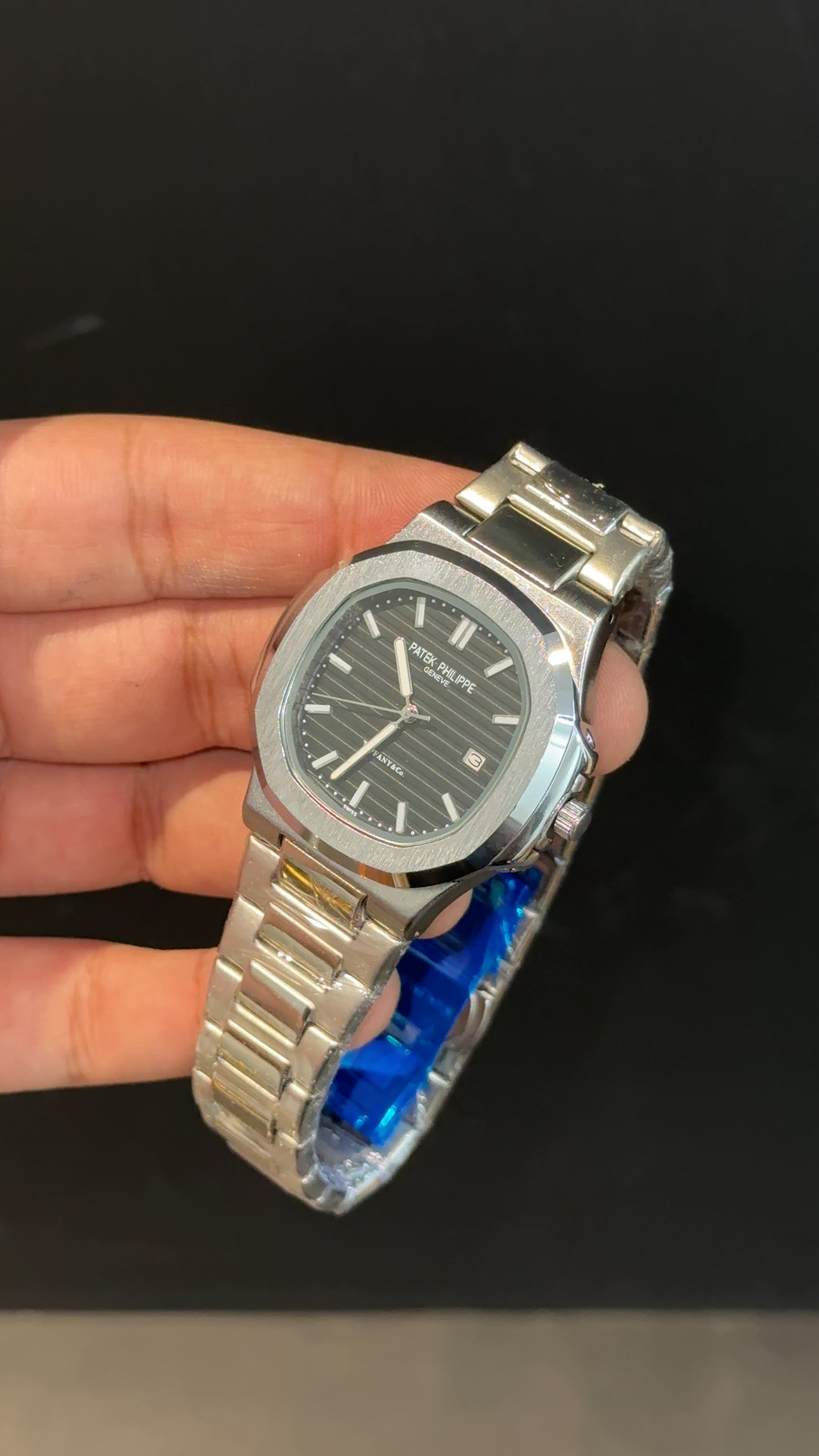 Pp | Quartz | Silver Chain | Black Dial