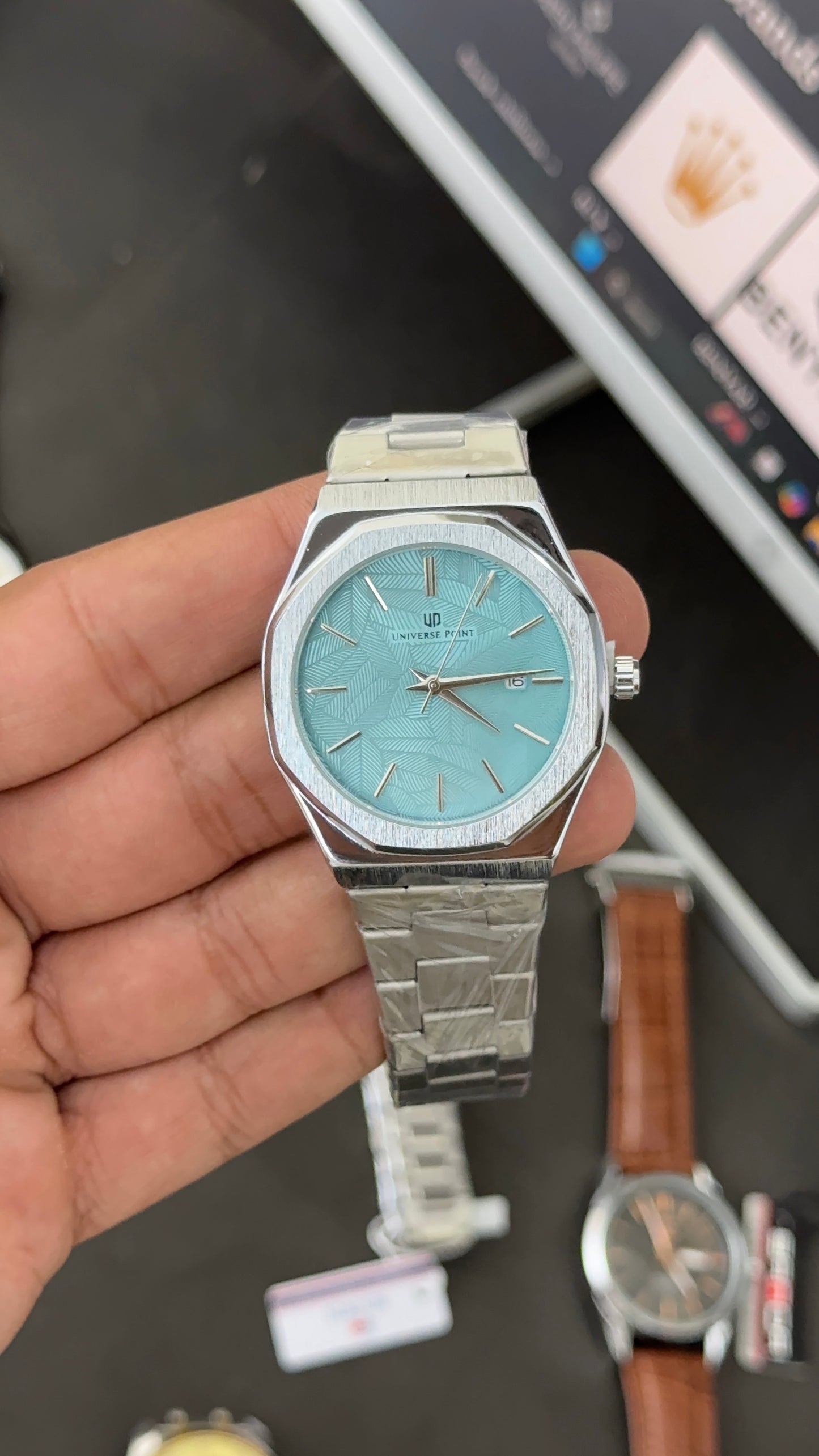 UP | Silver Chain | Hexagon Tiffany Dial