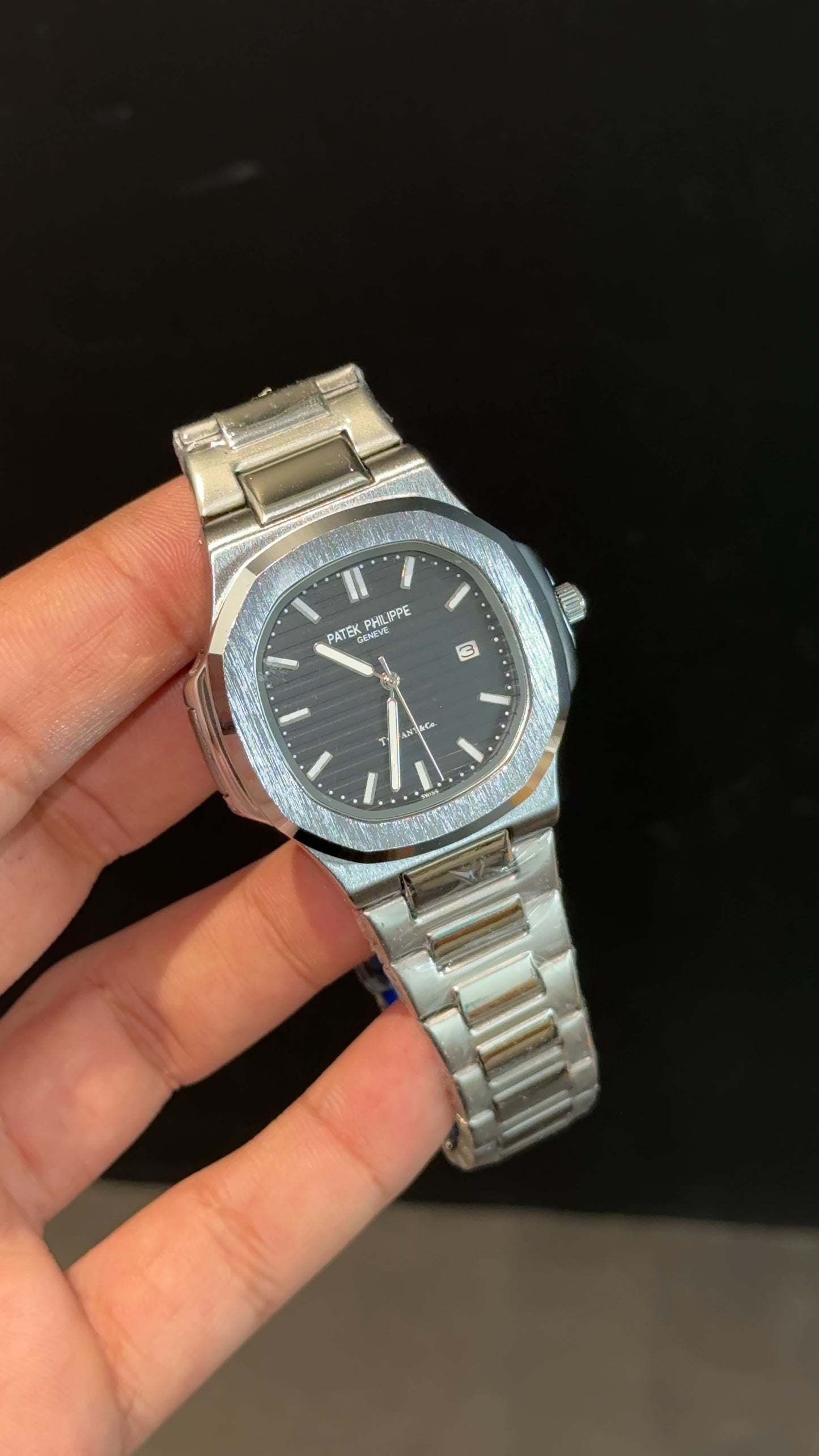 Pp | Quartz | Silver Chain | Black Dial