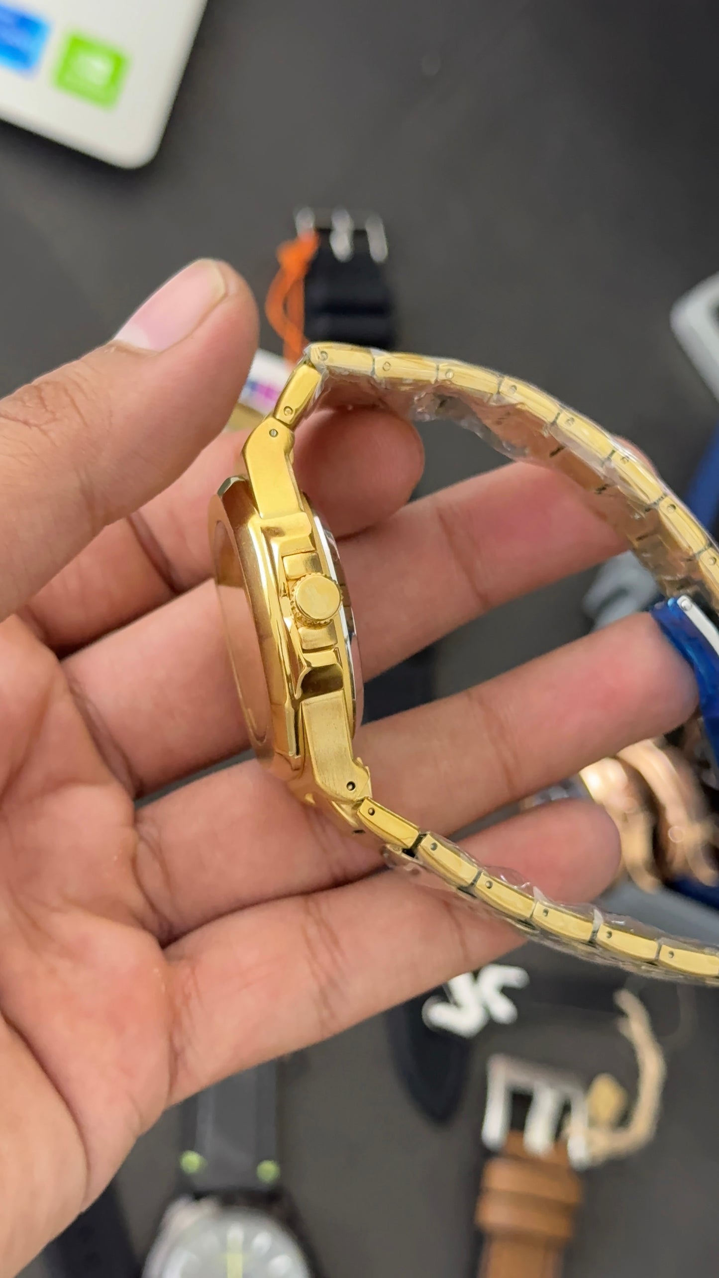 Pp | Gold Chain | Gold Dial