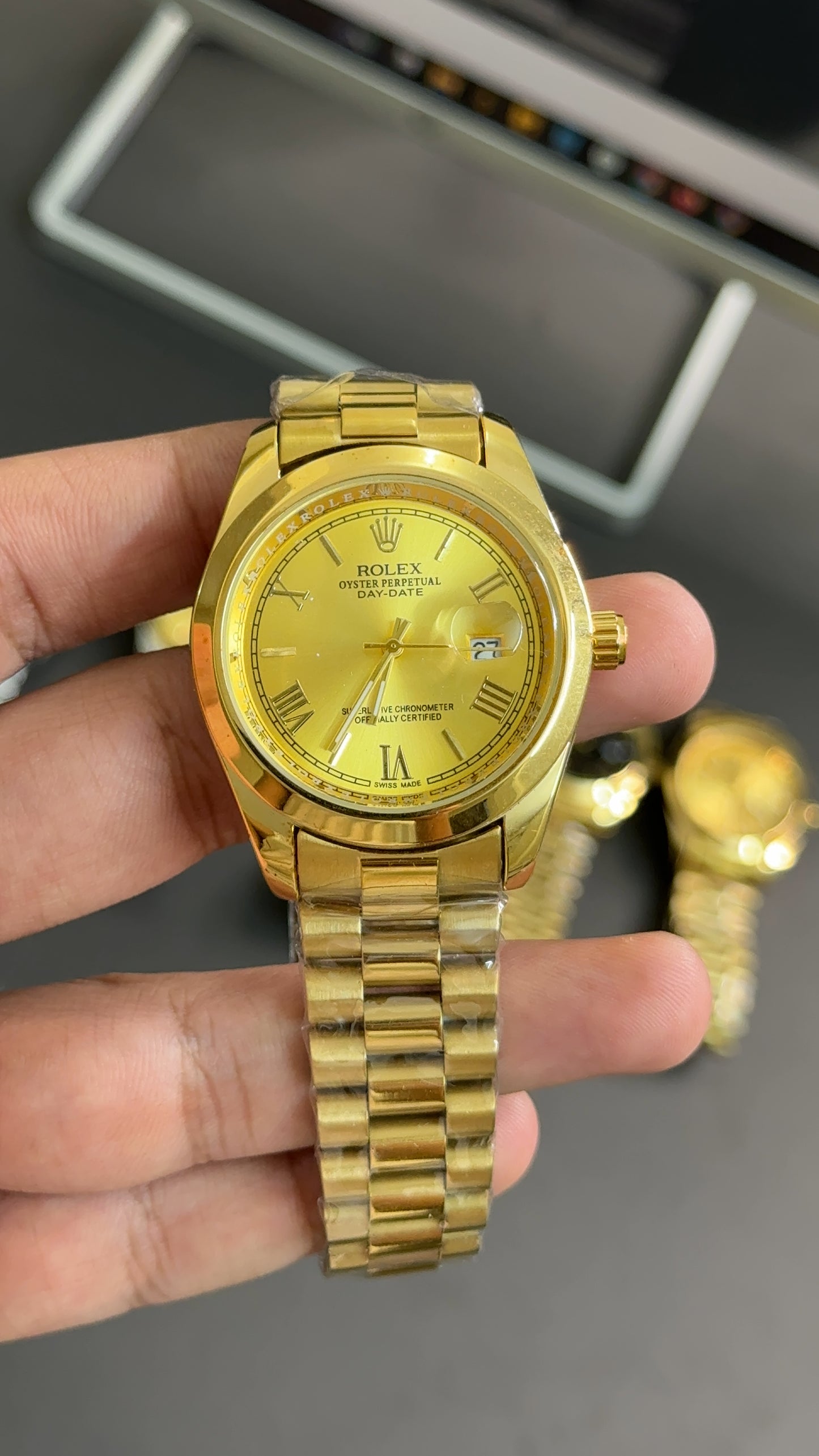 Date41 all gold